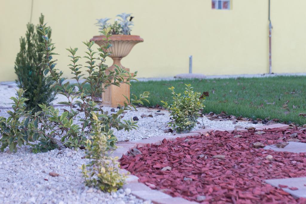 Borostyan Apartmanhaz Mórahalom Exterior foto